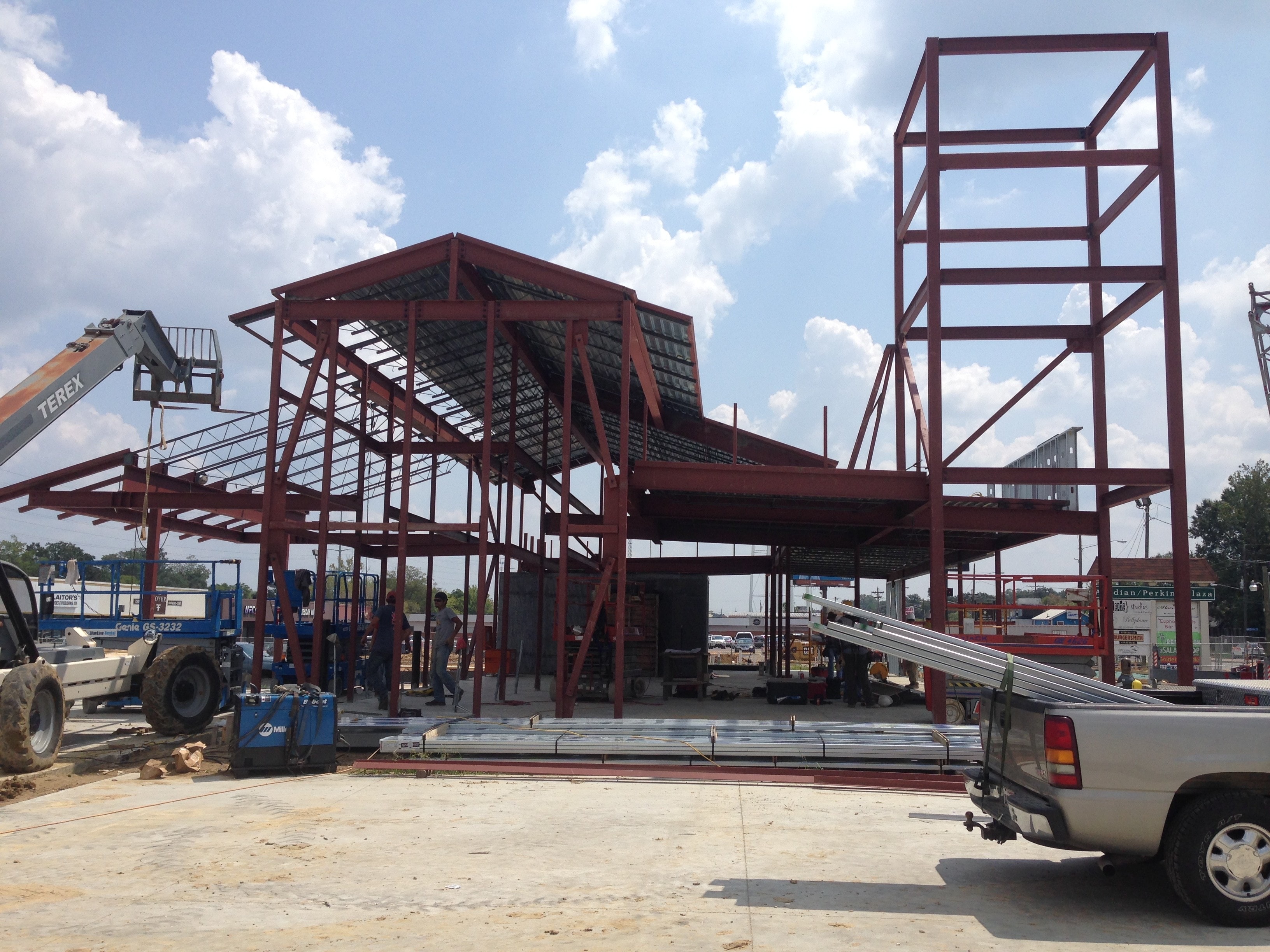 Red River Bank steel erection with crane